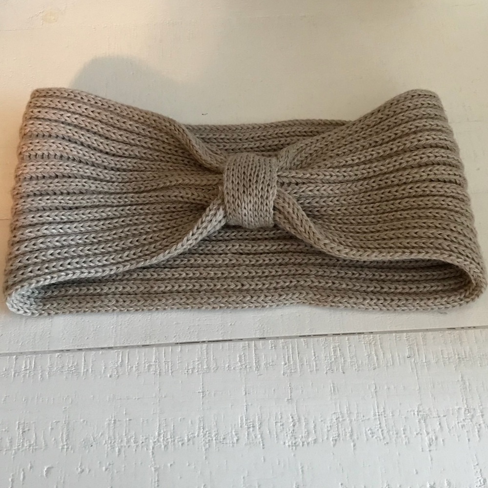 Beige sinched headband